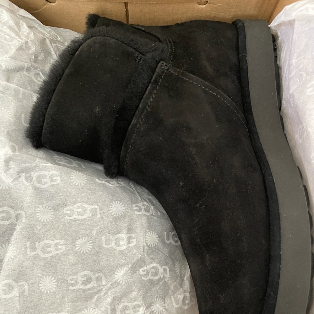 New ugg booties classic mini spill seam